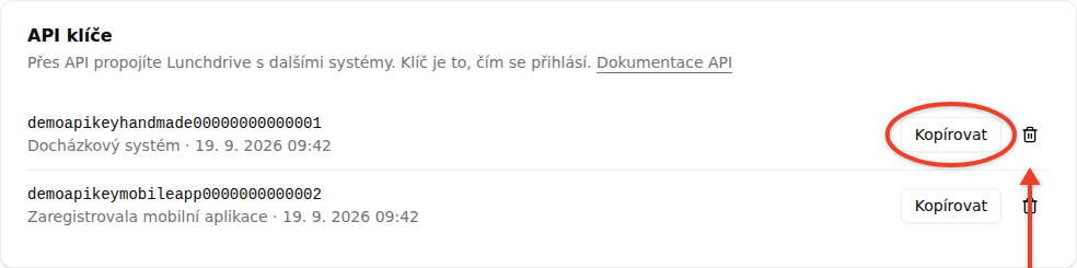 Seznam API klíčů se dvěma klíči, u prvního je zvýrazněné tlačítko Kopírovat a šipka míří na ikonu koše vedle něj